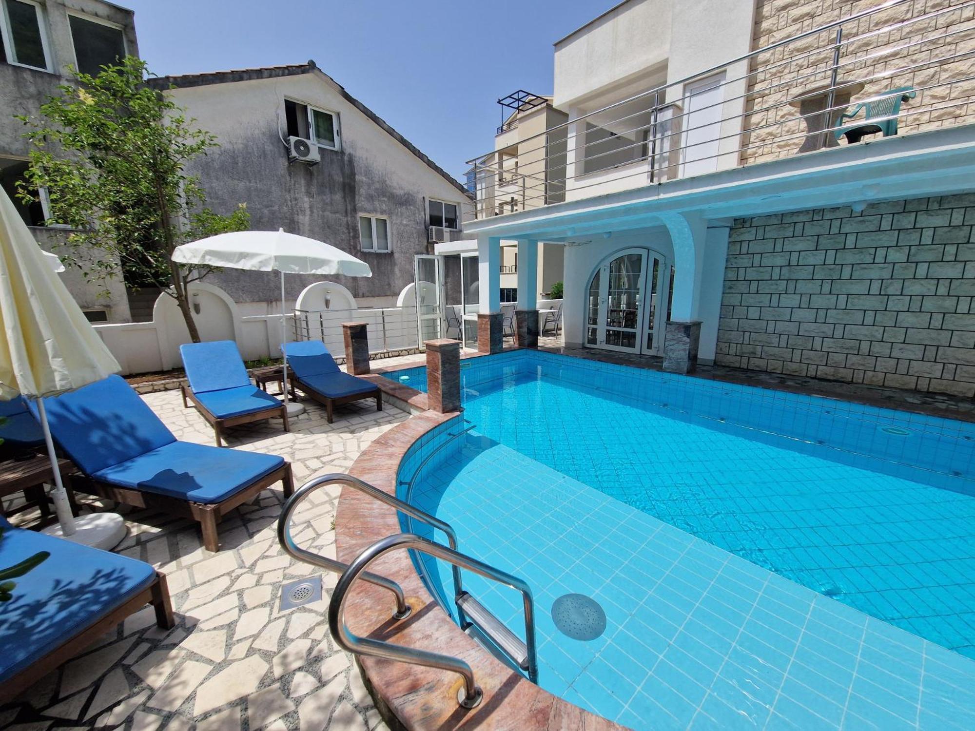 Villa Golf Μπούντβα Εξωτερικό φωτογραφία